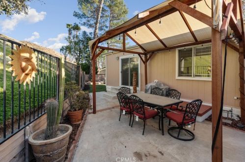 20077 Summit View Ct, Santa Clarita CA  91351-5709 exterior