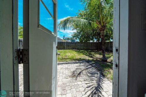 726 Lake Ave, Delray Beach FL  33483-5928 exterior