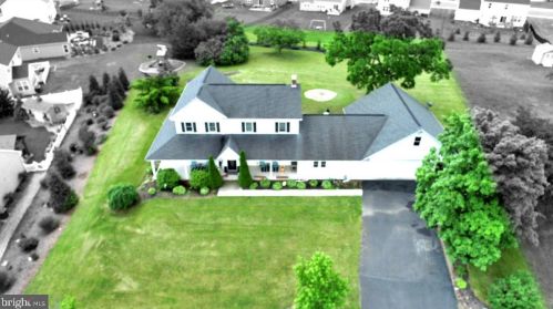 102 Allegheny Ln, Carlisle PA  17013-9103 exterior
