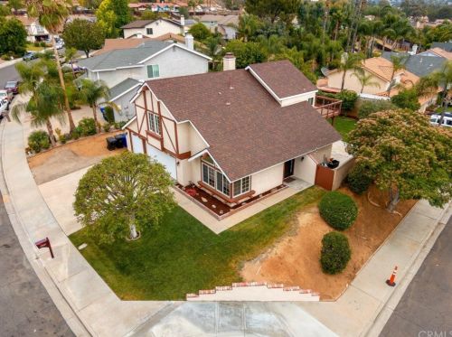 8450 Tamarind Ln, Riverside, CA 92509-5169