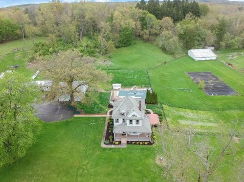 1815 Old Butler Rd, New Castle PA  16101-3130 exterior