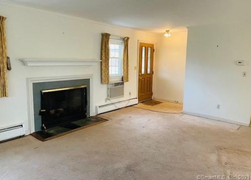 34 Robert Ln, Wallingford CT  06492-4317 exterior