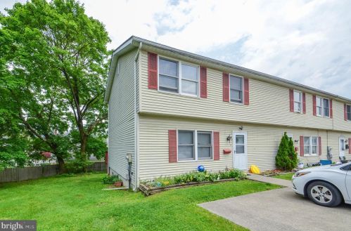 678 Washington St, Slatington, PA 18080-1641