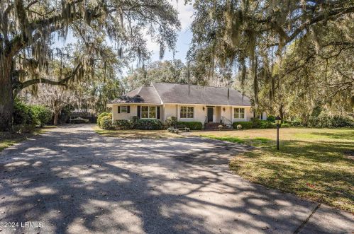 123 Spanish Point Dr, Beaufort, SC 29902-6130
