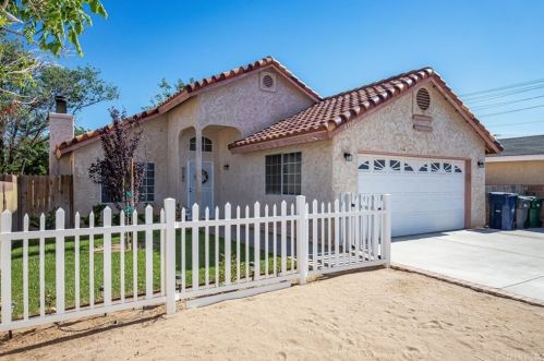 5352 Avenue, Lancaster, CA