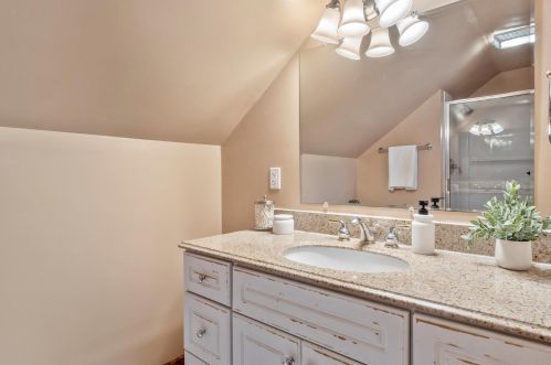 8134 Gridley Ave, Milwaukee WI 53213-3039 exterior