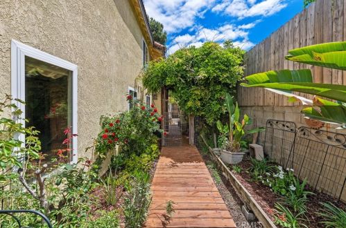 5807 Greens Dr, Riverside CA  92509-7327 exterior