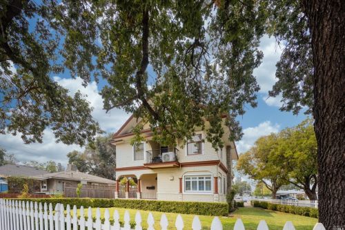 1285 Morgan St, Santa Rosa, CA 95401-4843