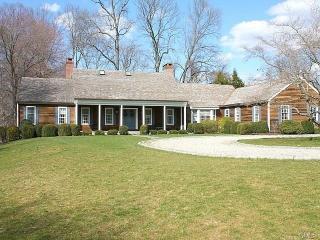 792 Hulls Farm Rd, Southport, CT 06890-1032