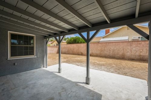 802 Avenue, Lancaster CA 93536 exterior