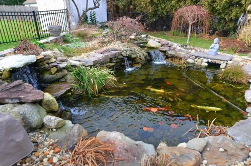 9 Ferncrest Dr, Providence RI 02919-3503 exterior