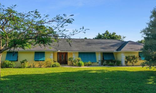 2772 Lucy Ln, Fort Pierce, FL 34981-4921