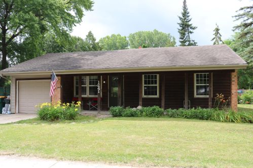 1241 Wayne Rd, West Bend, WI 53090-1732