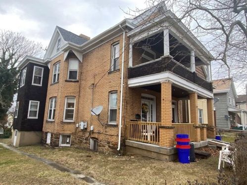 233 2nd St, Jeannette, PA 15644-1867