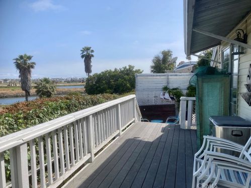 6272 Marina View Dr, Long Beach, CA 90803-2319