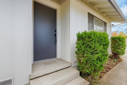 1010 King St, Santa Rosa, CA 95404-3465