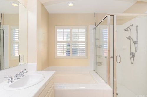 17089 Bluff Vista Ct, Riverside CA 92503-8715 exterior