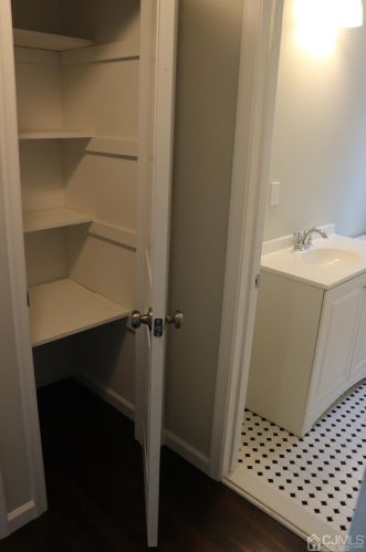 212 Freeman St, Woodbridge NJ  07095-3128 exterior