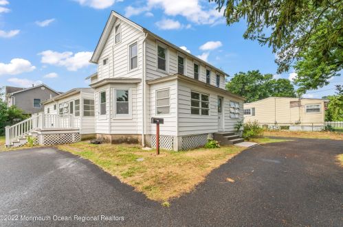 292-A Middle Rd, Hazlet NJ  07730-2346 exterior