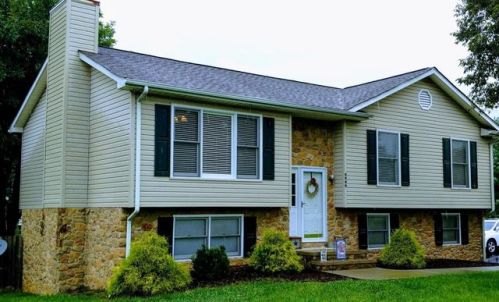 6909 Wood Haven Rd, Roanoke, VA 24019-2010
