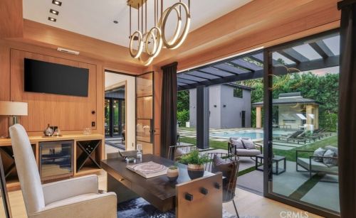 4508 Haskell Ave, Van Nuys CA  91436-3148 exterior