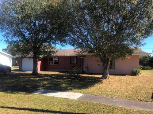 891 Goodrich St, Fort Pierce, FL 34983-2040