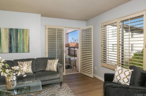 7442 Altiva Pl, Carlsbad CA 92009-6412 exterior