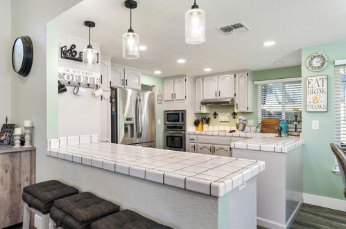 9901 Falcon Meadow Dr, Elk Grove CA 95624-2761 exterior