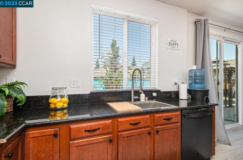 4086 Freesia Dr, Oakley CA  94561-1944 exterior