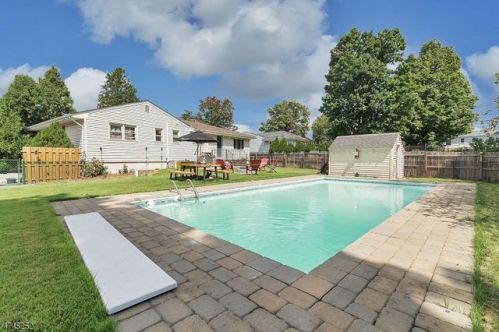 719 Littleton Rd, Parsippany NJ  07054-1738 exterior
