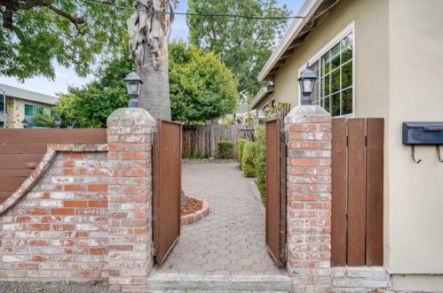 1009 Marsh Rd, Redwood City CA  94063-4431 exterior