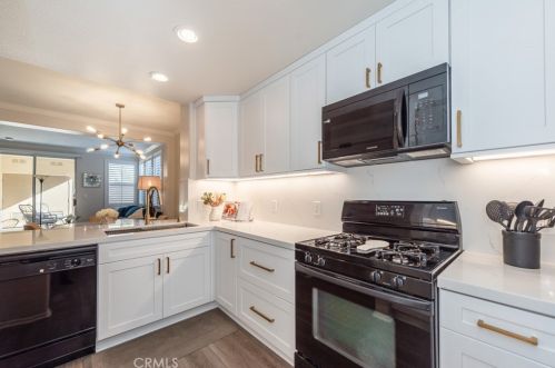 2326 Watermarke Pl, Irvine, CA 92612-7688