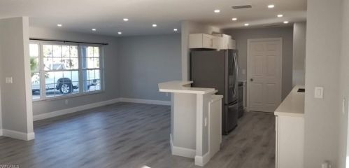 405 11th Pl, Cape Coral, FL 33909-2122