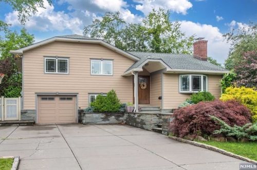 40 Benson Rd, Ridgewood, NJ 07452-3028