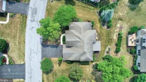 885 Crooked Stick Dr, Navy Sup Dpt PA  17050-2298 exterior