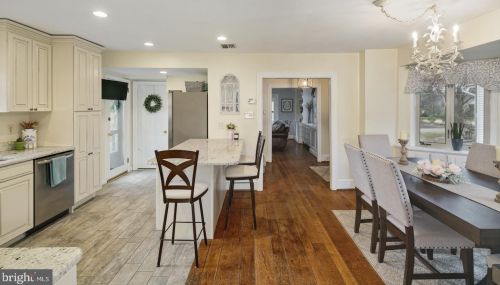 8322 Cedar Rd, Melrose Park PA  19027-2141 exterior