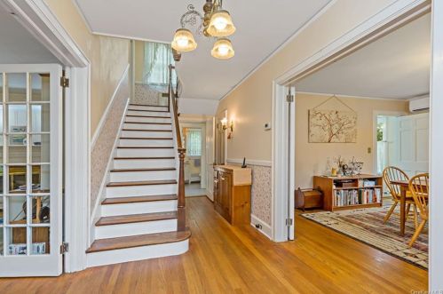 2688 Crompond Rd, Yorktown Hgts NY  10598-3130 exterior