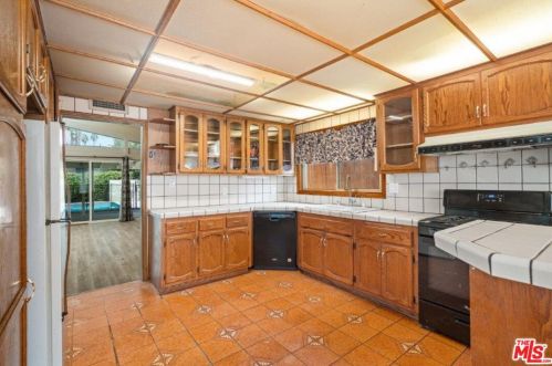 15121 Lemay St, Van Nuys CA 91406-5431 exterior