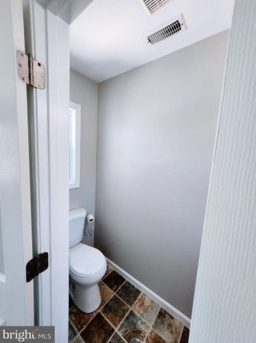 525 Center St, Laurel DE  19956-1331 exterior