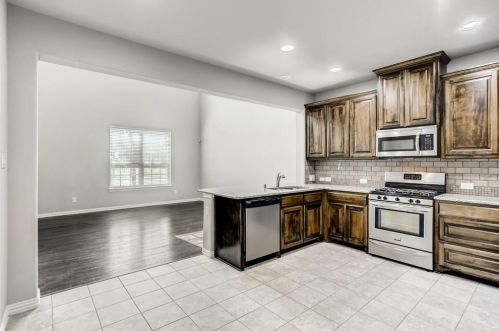 720 Greenville Ave, Richardson TX  75081-4112 exterior
