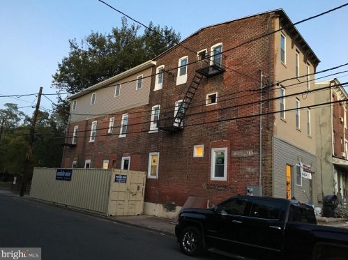 560 Edgewood Ave, Trenton, NJ 08618-5605