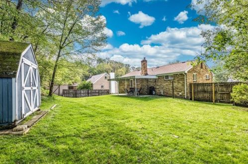 203 Blaze Dr, Glenshaw PA  15116-1009 exterior