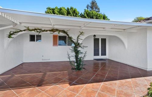 2307 Maelee Dr, Vista, CA 92084-2509
