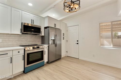 4740 14th St, Phoenix, AZ 85014-3749