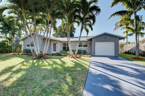 684 Eagle Cir, Delray Beach, FL 33444-1839