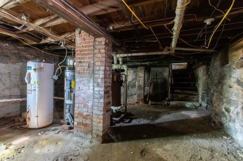 201 Town St, Norwich CT  06360-2402 exterior