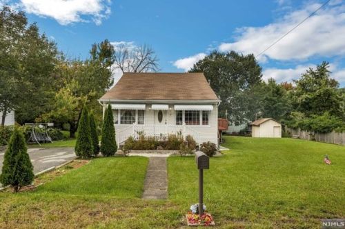 7 2nd Ave, West Milford NJ  07480-3317 exterior