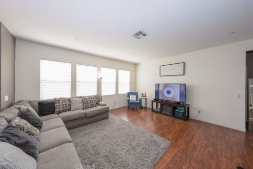 7993 Southpoint St, Chino CA  91708-7682 exterior