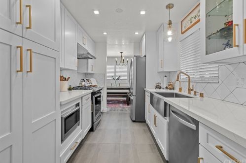 1304 Stanley Ave, Glendale, CA 91206-4638