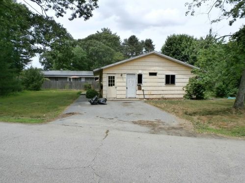 30 Paige Dr, Coventry RI 02816-8931 exterior